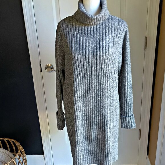 NWOT! COZY RIBBED TURTLENECK SWEATER DRESS - Picture 4 of 4